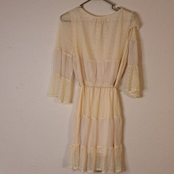 Blu Pepper Cream Lace Dress with Belt size small - Picture 5 of 7